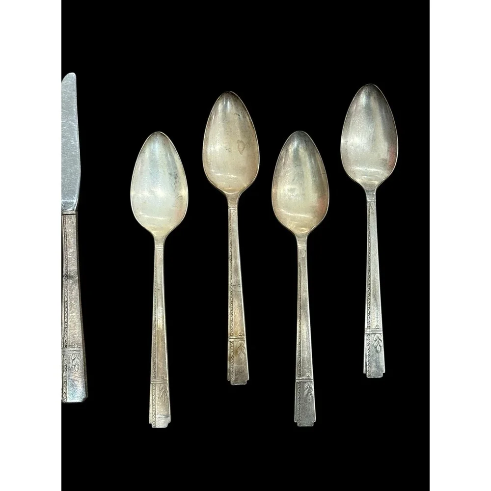 Vintage Oneida Grenoble‎ Prestige Silverplate Flatware Set 28 Pc 1938 Heirloom